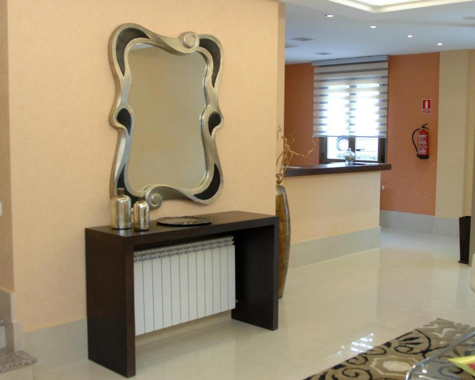 Hotel Hc Sigueenza Bagian luar foto