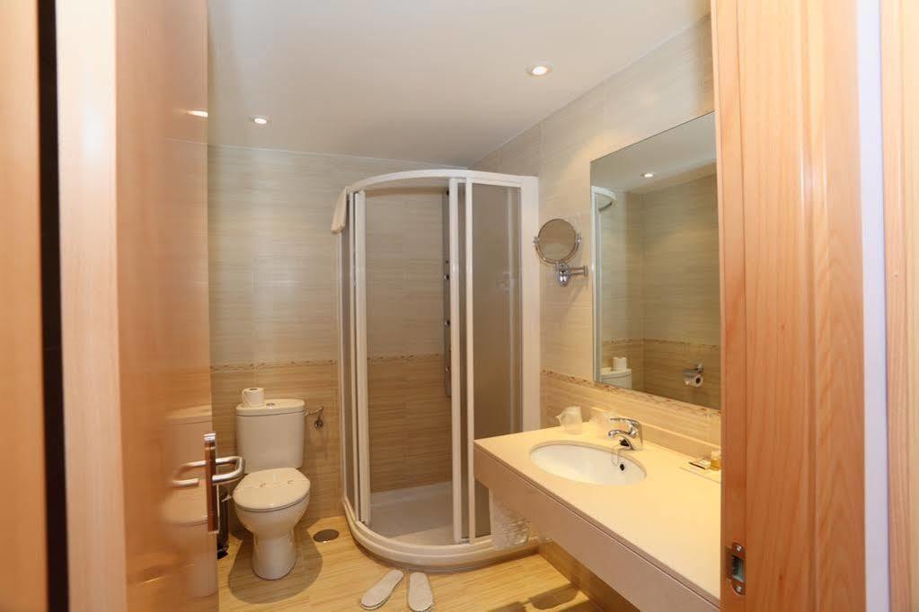 Hotel Hc Sigueenza Bagian luar foto