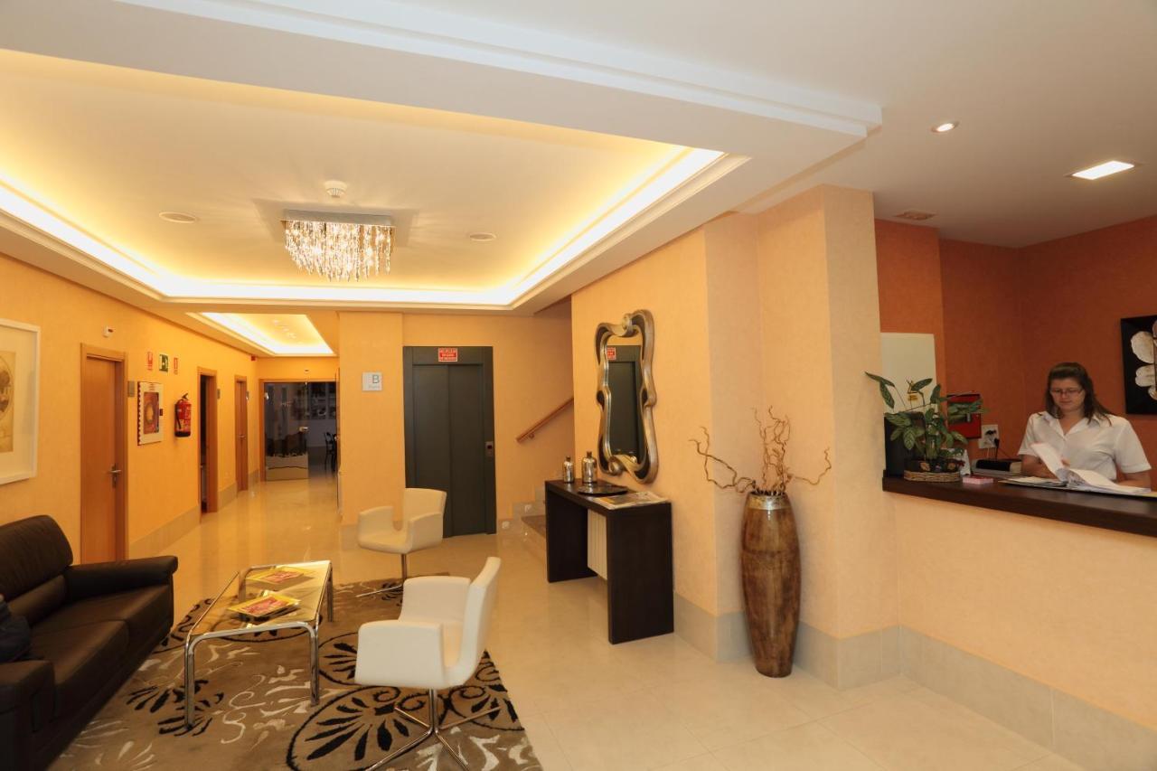 Hotel Hc Sigueenza Bagian luar foto